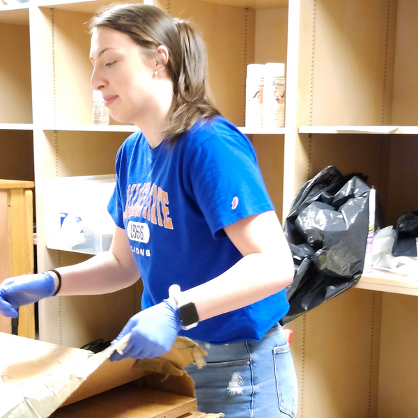 NSLS members at  NSLS chapter at Wallace State Community College-Hanceville volunteer to clean local shelters