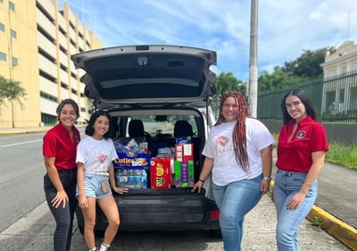 A group of students in Puerto Rico giving back | The NSLS Foundation