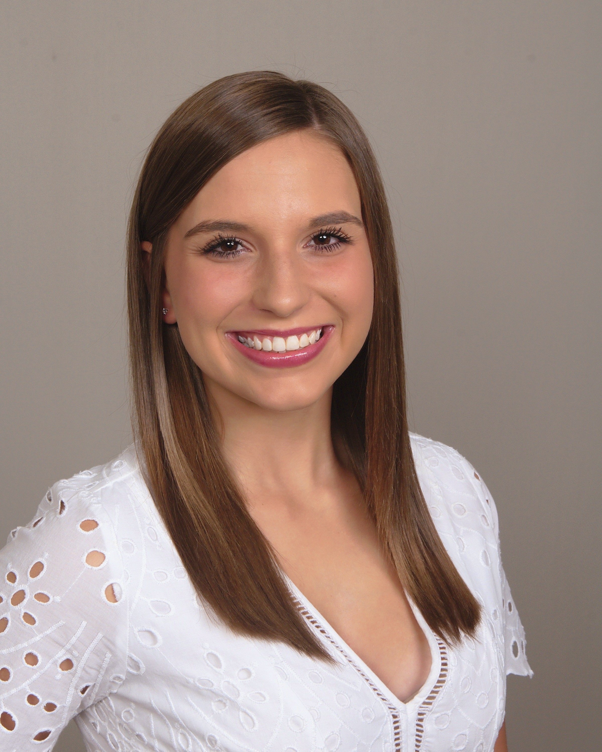 Caroline Sedor Headdshot